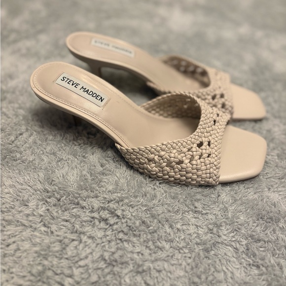 Steve Madden Kitten Heels - Picture 6 of 6